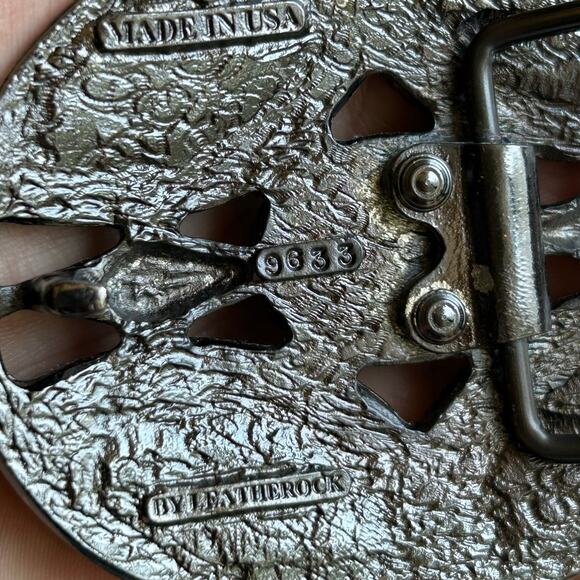 Leatherock women’s black metal belt buckle with black and white agate stone - Picture 5 of 6